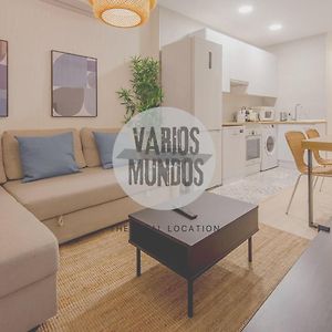 Esencia Urbana Para 9, En Plaza De Chueca